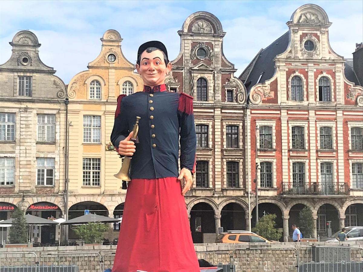 Les Coquelicots Grand Place Arras Bagian luar foto